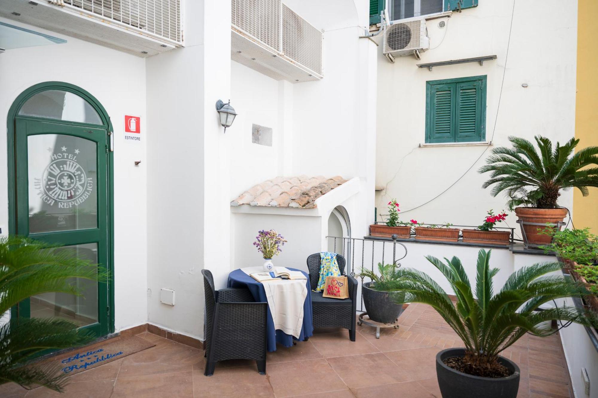 Hotel Antica Repubblica In Amalfi Center At 100Mt From The Sea Eksteriør bilde